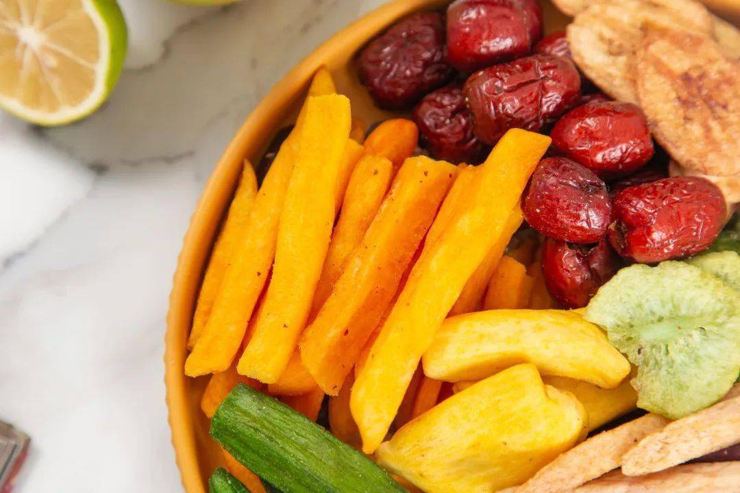 口感|12种口味征服你挑剔的味蕾！帮你扔掉垃圾食品！健康营养的综合果蔬脆