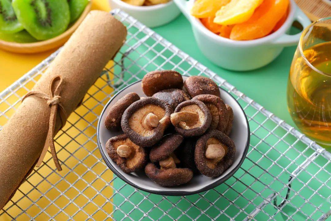 口感|12种口味征服你挑剔的味蕾！帮你扔掉垃圾食品！健康营养的综合果蔬脆