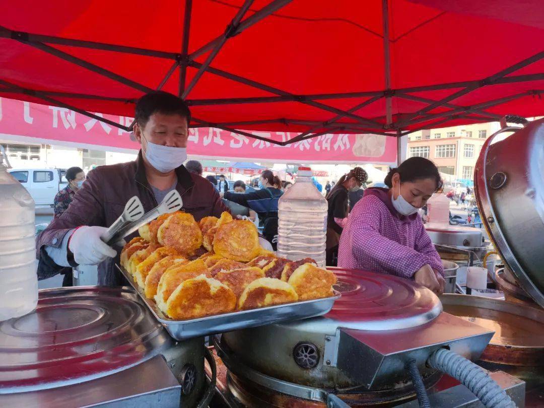 黑土|【人间烟火 城市生机】玉米面大饼子——贴出金色年华与黑土情怀