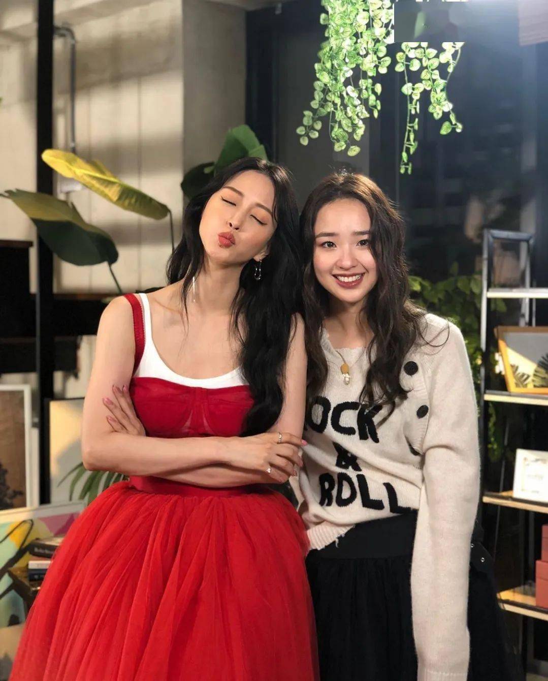 衣服|迪丽热巴颜值崩塌像老了10岁，这未修原图差点认不出是她了……