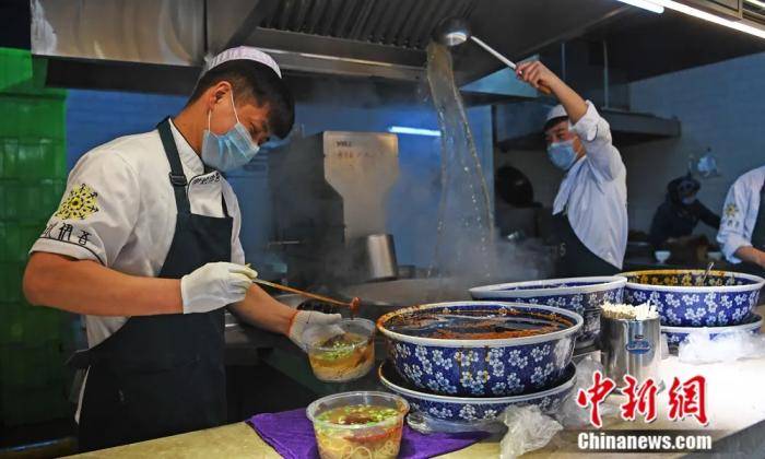 兰州|原来真的有“牛肉面大学”！还有留学生呢！