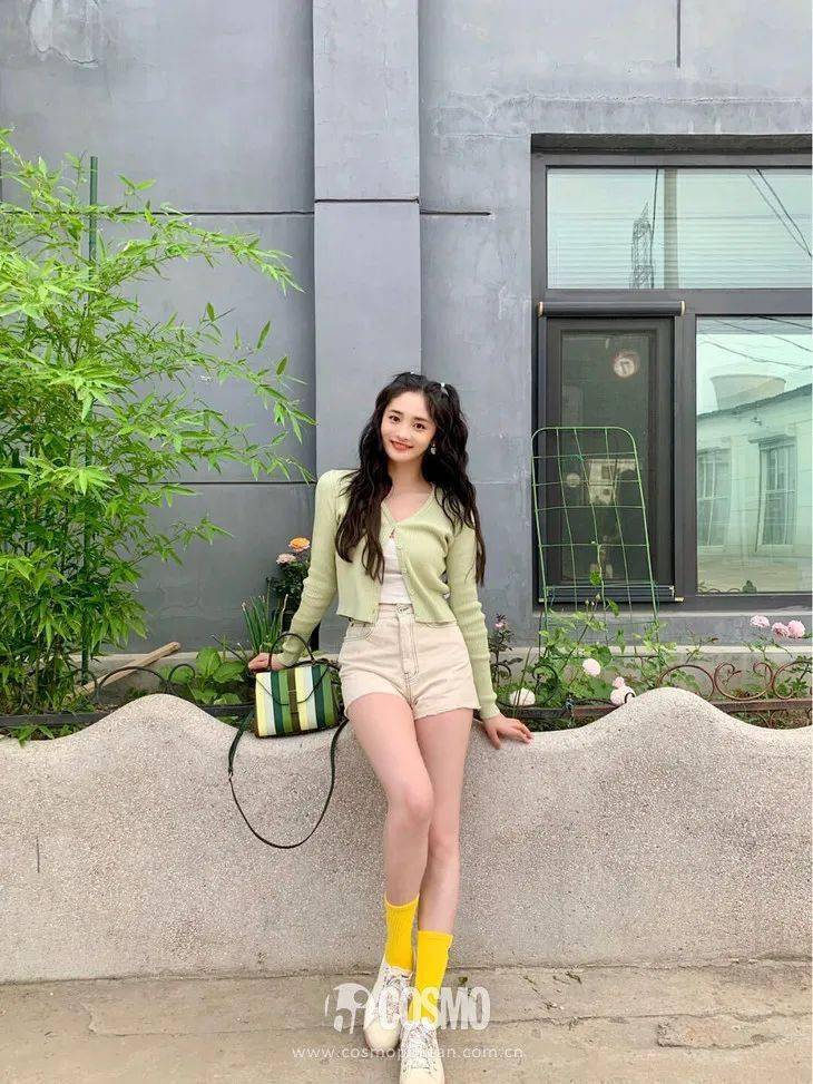 女生怎么穿才保守 2fb107c5df494297a399d18469de9f09.jpeg