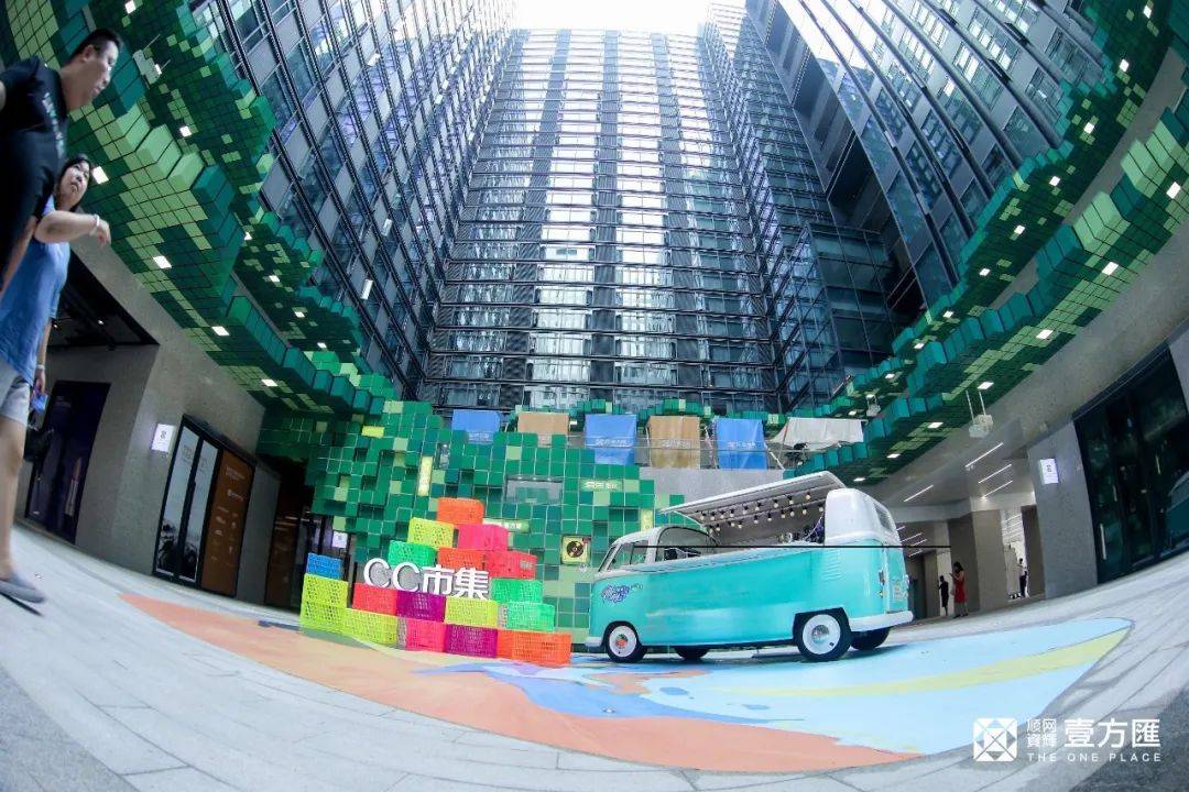 项目|【滚叔街拍】炎夏的炙热渐退，短裙的魅力依旧