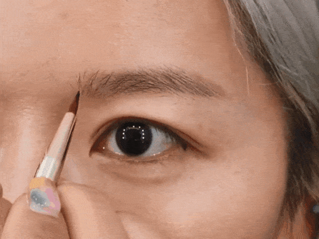 睫毛|徒手画底妆？火柴烫睫毛？百万明星化妆师的妆容重点全在这儿了！