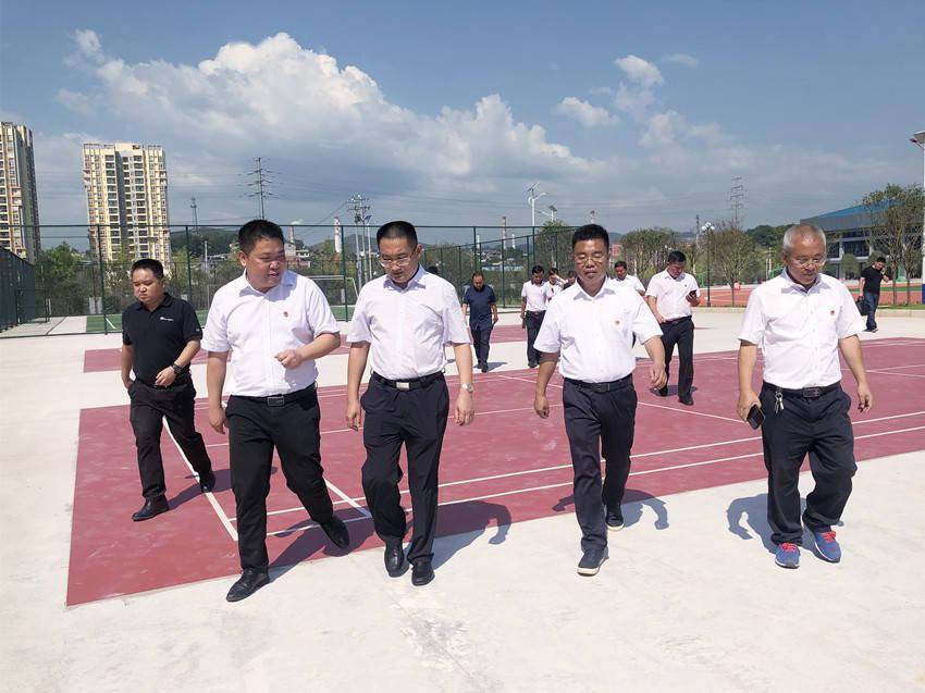 郭正勇到福泉市第三中学调研