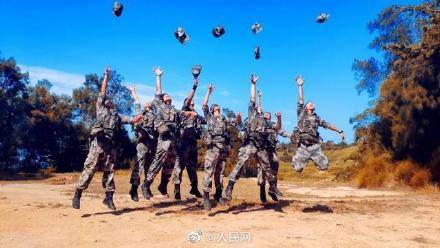 军旅|这届军旅毕业照有创意