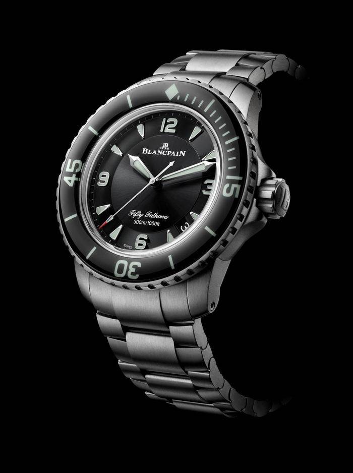 诺兰|诺兰《信条》上映在即，电影未播先火又带热了钛金属腕表