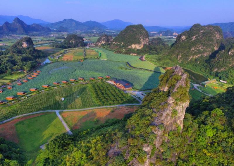 清远市九龙峰林小镇