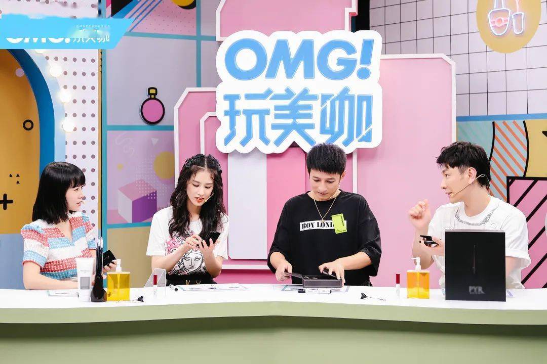 黄圣依|热搜包年的黄圣依火了！这个夏天她配~