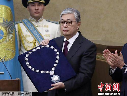 运输|哈总统托卡耶夫：将裁减25%国家机关和国企人员