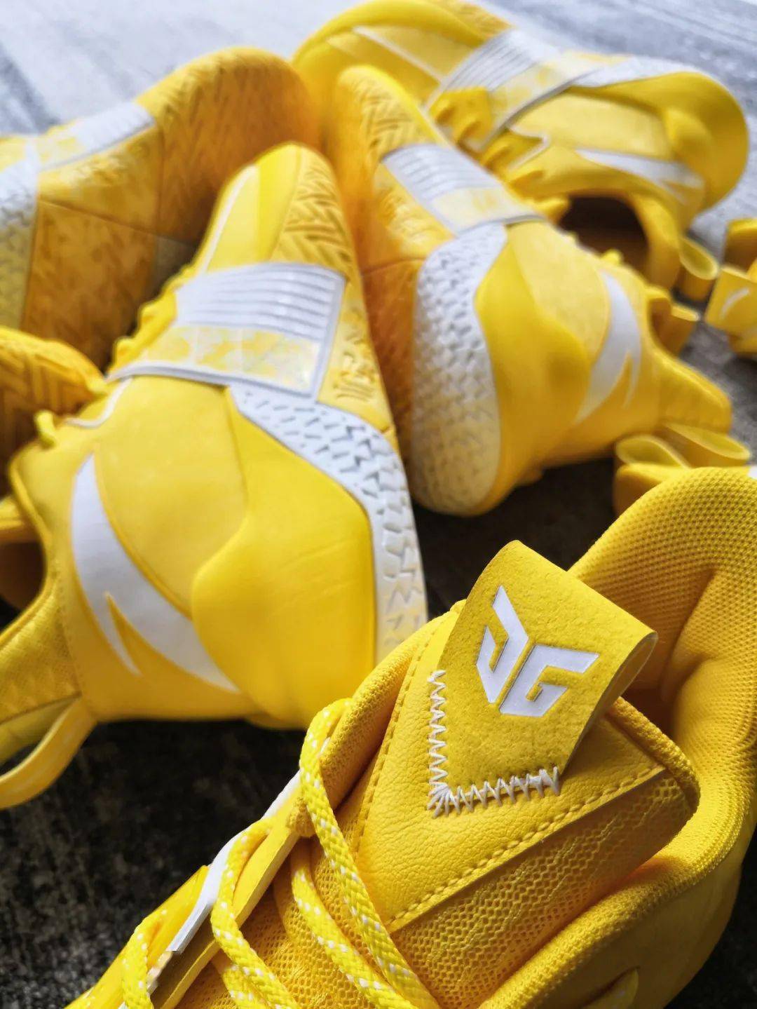 安踏|铭眼看手稿 | 安踏 “倒踏”