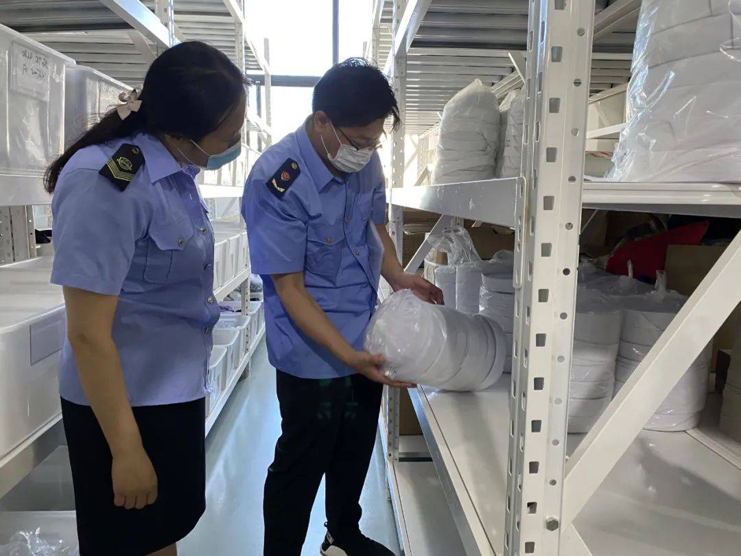 经检查,威海迪尚服装技术研发有限公司质量管理制度健全,原辅材料