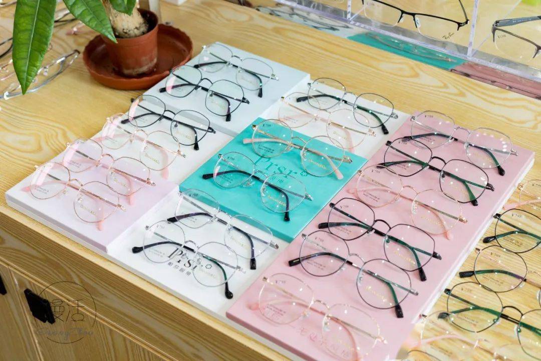 镜片|99元配防蓝光镜，告别“土黑框”和“啤酒瓶底”，高度近视应该这样挑眼镜！