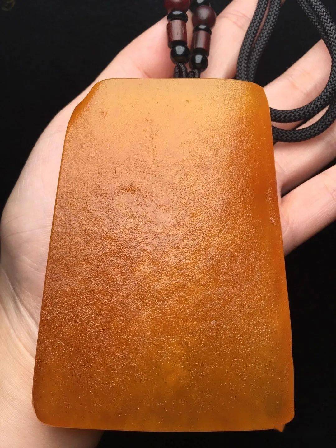 蜜蜡的全皮原来这么美,沧桑是被岁月吻过的痕迹,找个懂的人来看