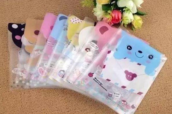 书皮|不必“彩色”但要“绿色”！开学仪式包书皮 今年也得走走“新”