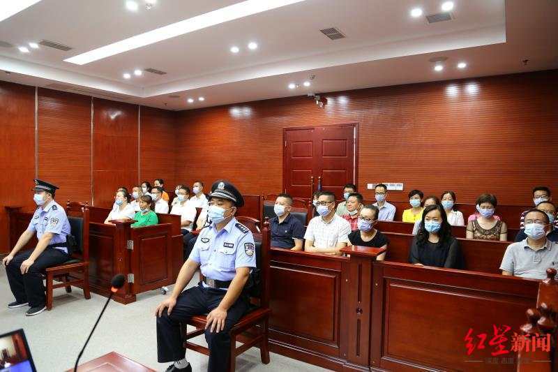 伙同他人受贿千万，篡改尘肺病患者工伤鉴定检