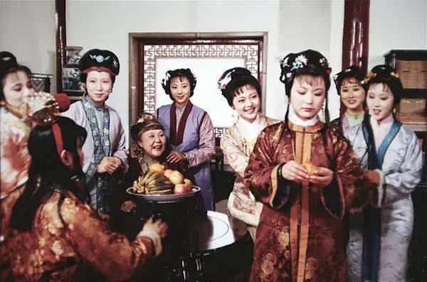 细数红楼梦色色深情的家具