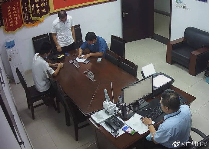 大学生打暑期工被扣2198元工资 警方介入助其如数