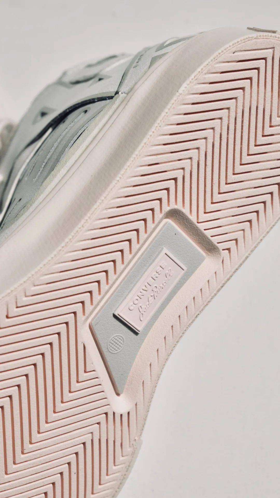 Jack|鞋讯丨再次体验和 FENG CHEN WANG × Converse 有关的“字里行间”