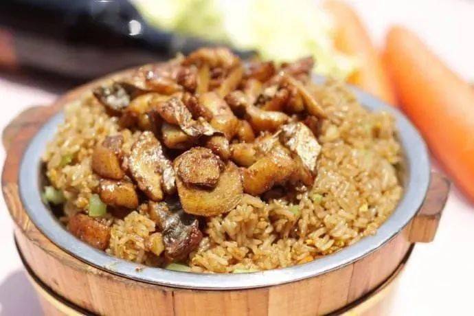 一定要说能和温岭猪肉饭齐名的当属带鱼饭啦!
