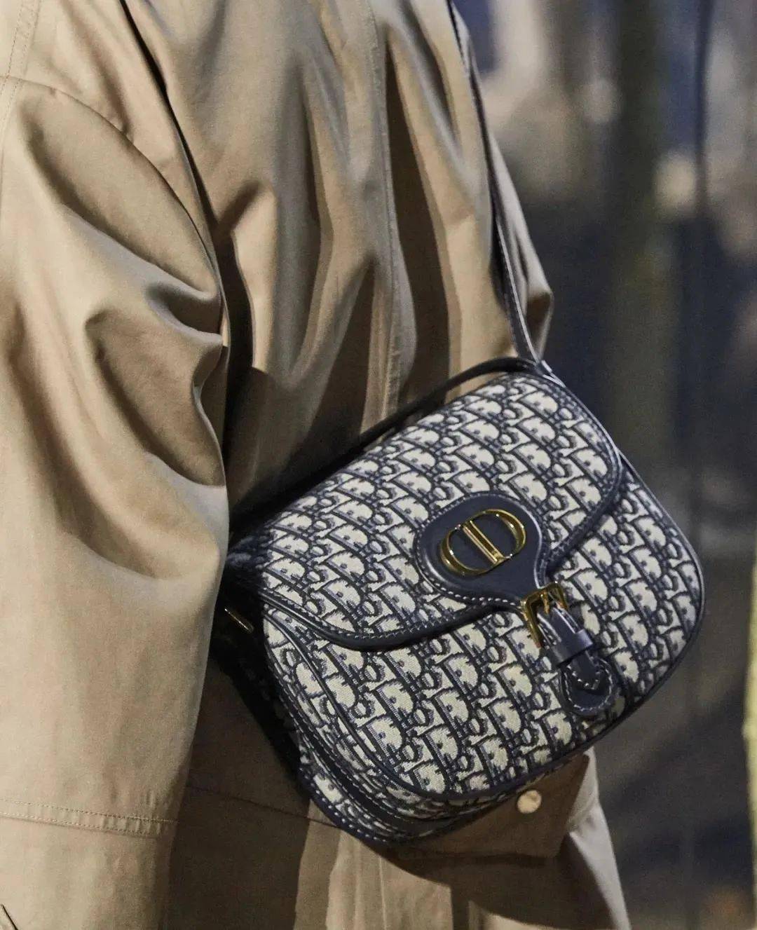 帆布|背帆布包的女生,都很廉价???NO!