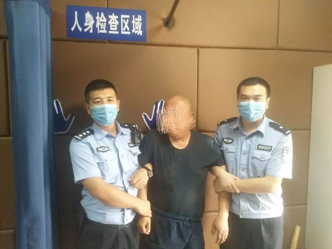 男子被列为重点人口_古风男子图片(2)