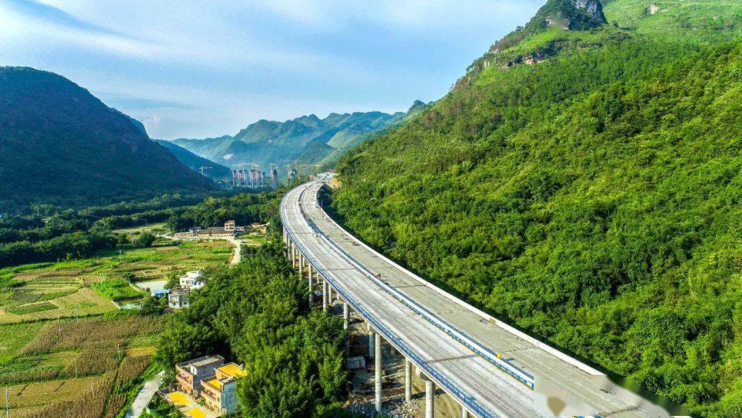 途径阳山的广连高速公路有新变化!