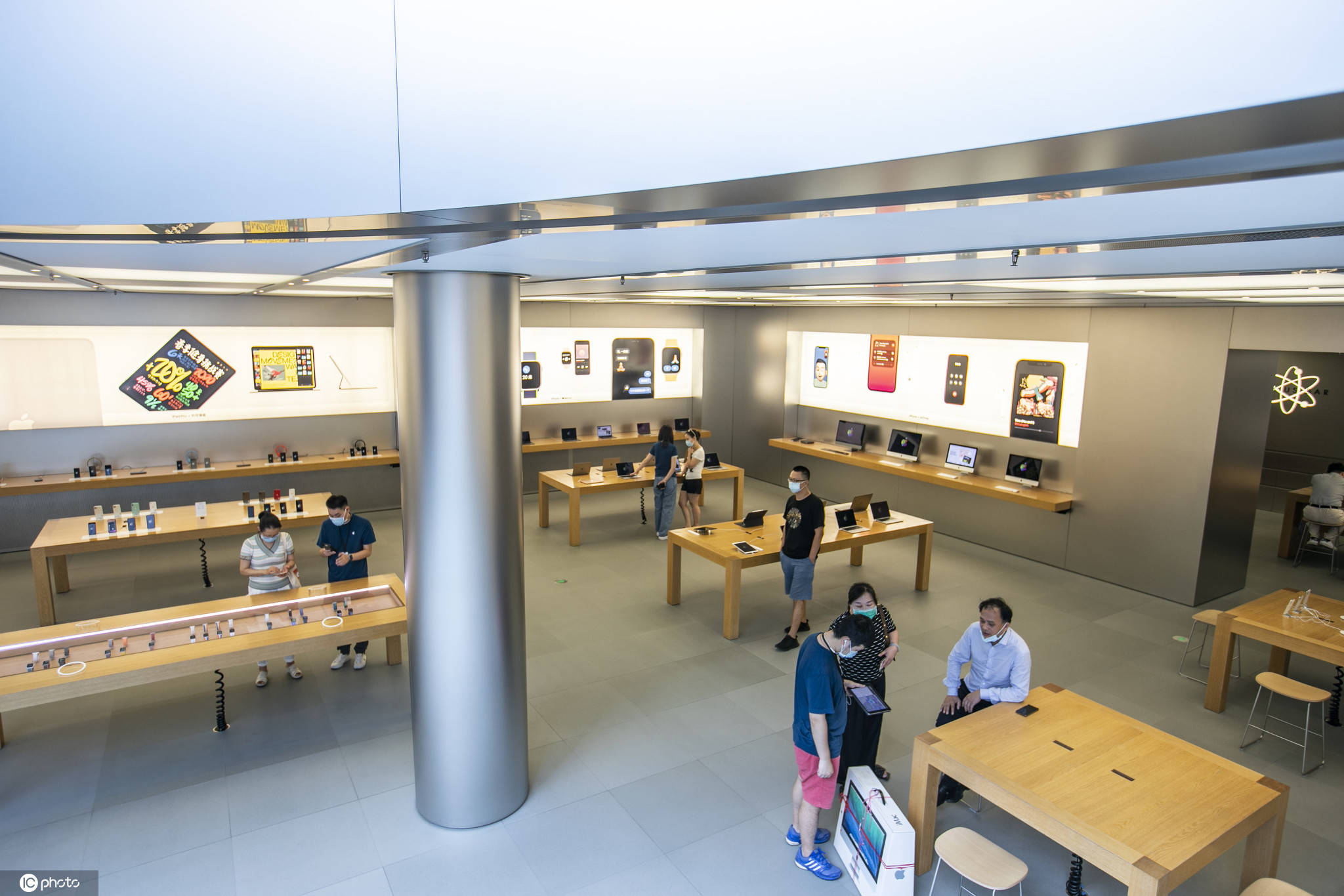 苹果|探访上海苹果旗舰店 网友等待iphone新款上市