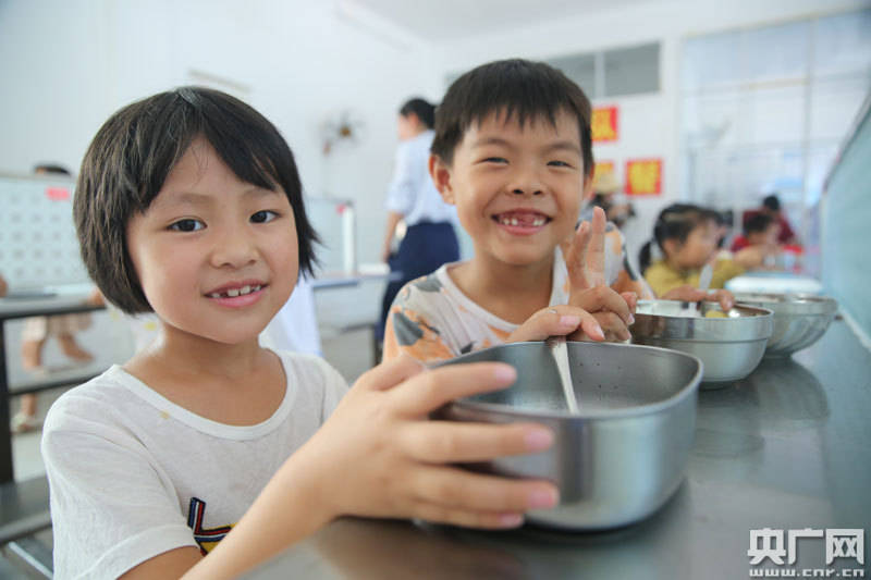 午餐|江西瑞昌：乡村孩子乐享免费午餐