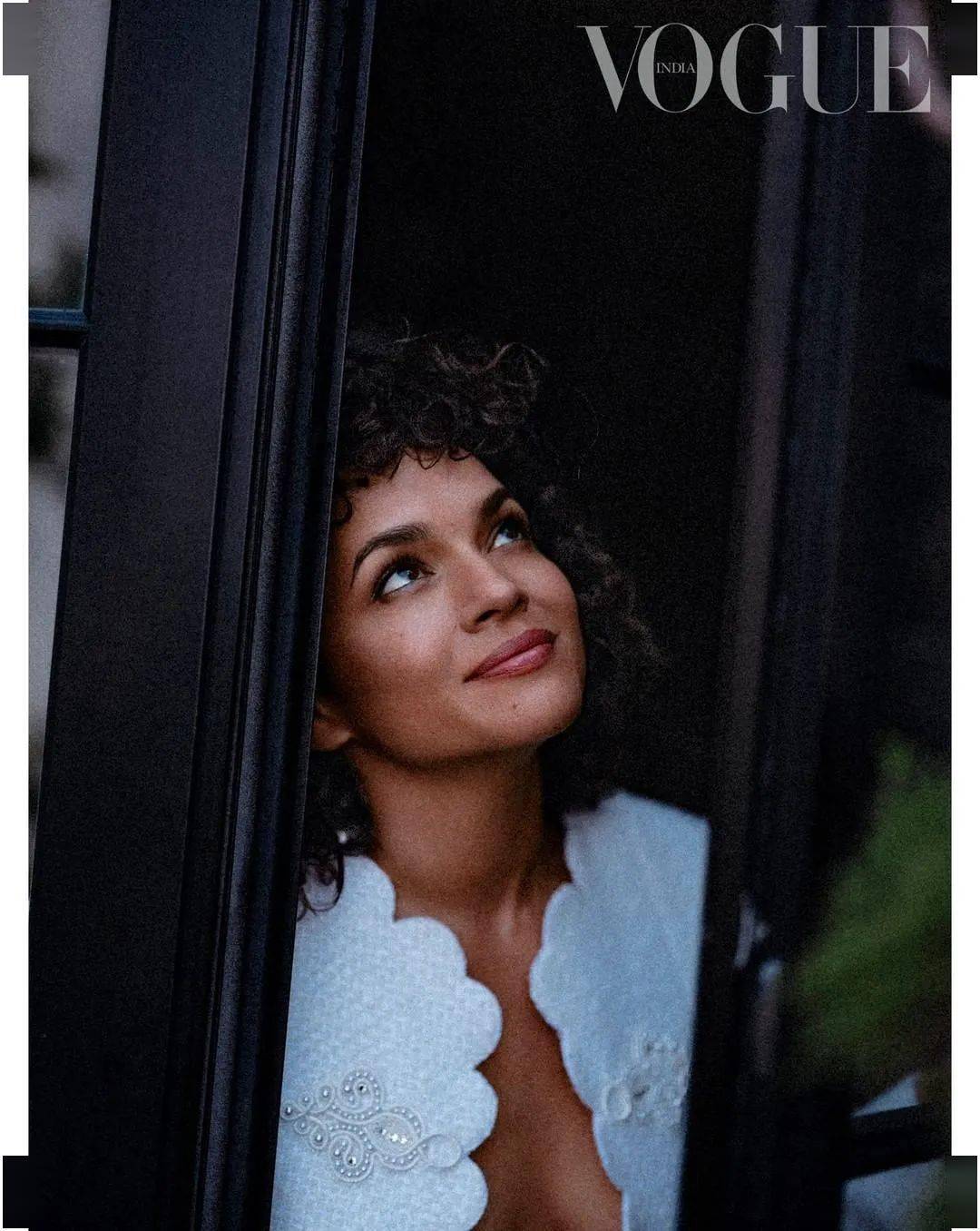 Jones|灵魂天后Norah Jones 登上印度版VOGUE金九封面！