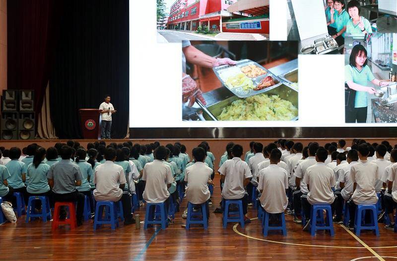 中山|大胃王吃播被下架你怎么看？中山这所中学学生谈“节约”