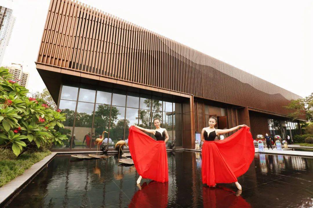 m2体量是gdp多少倍_中国m2和gdp增长率(2)