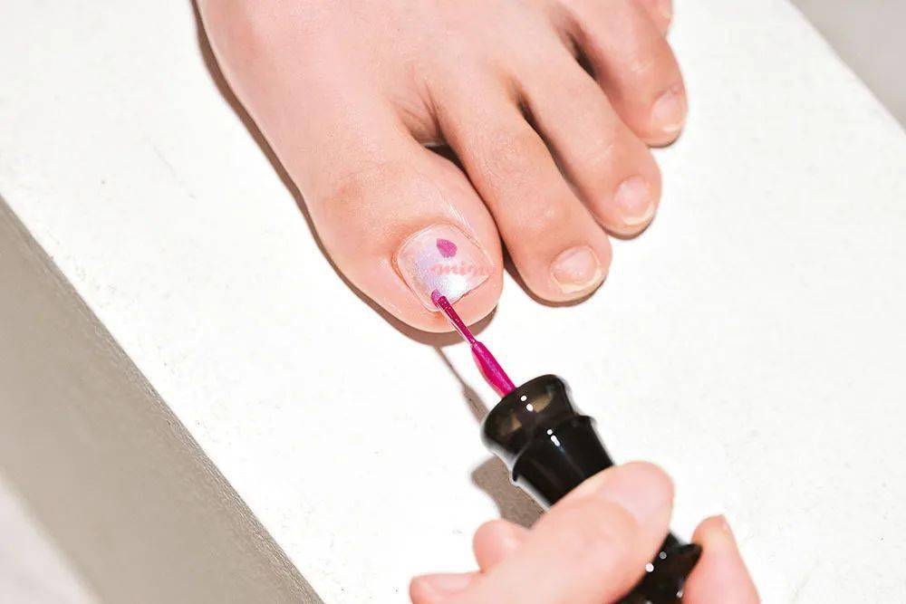 夏末|夏末时节 演绎极致的微色彩美甲