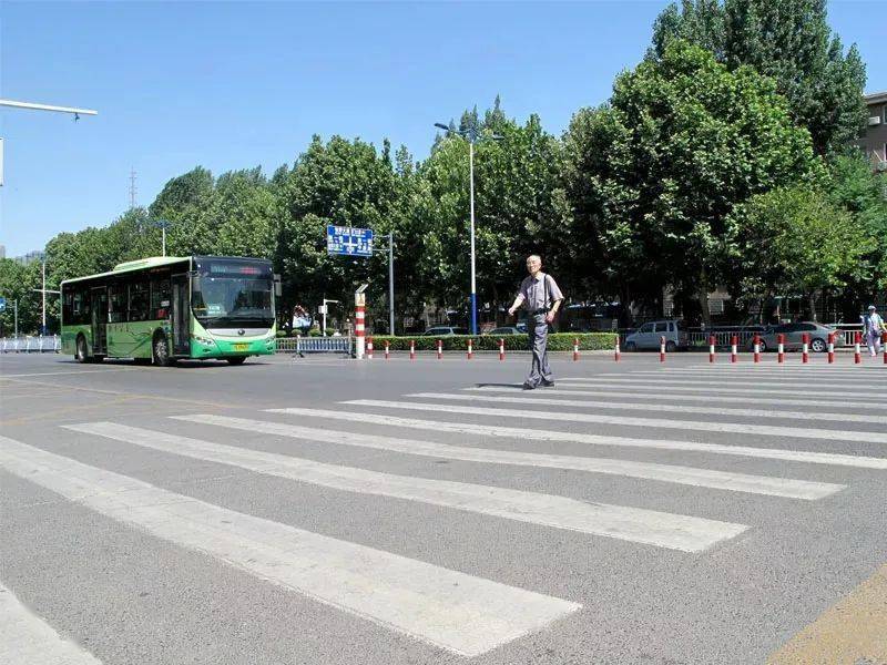 新乡市里人口_新乡职业技术学院(3)