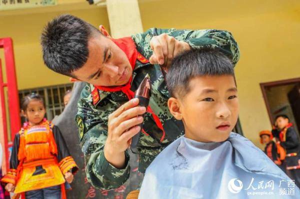 果志远|武警官兵走访慰问援建学校共度“别样”教师节