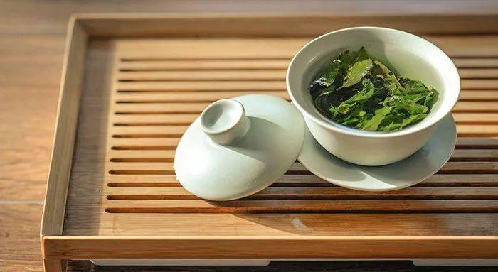 茶叶|盖子到底是掀开还是盖上？茶叶在出汤后