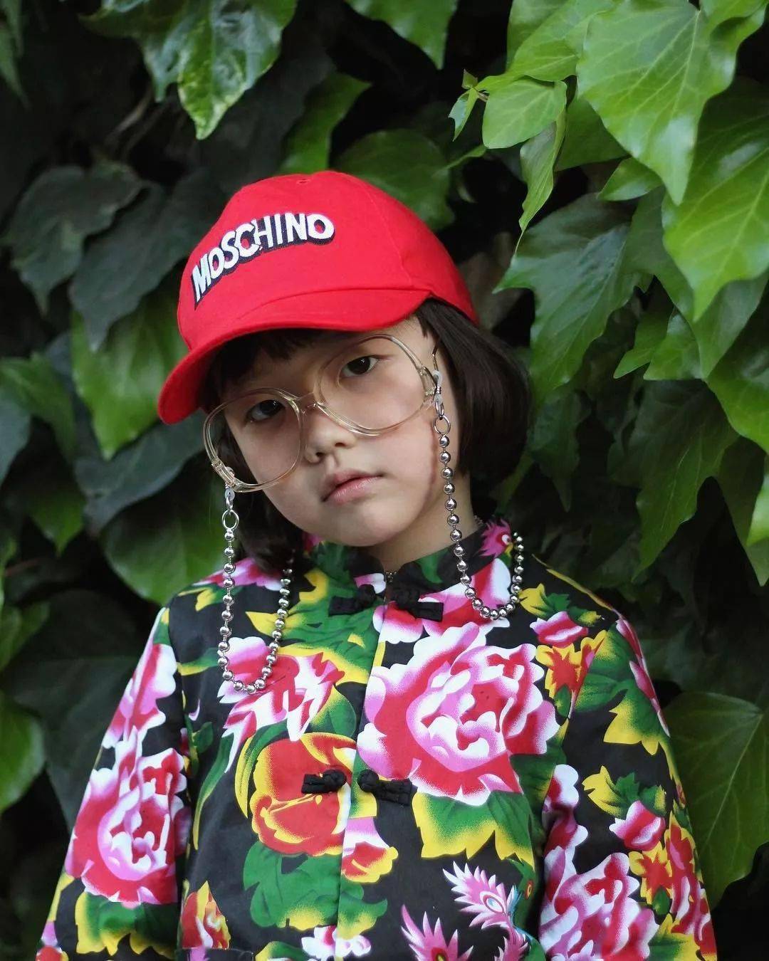 爸爸妈妈|月入10万，9岁＂权志龙＂爆火Ins，Chanel、Gucci争宠她： 现在的小学生太时髦了！