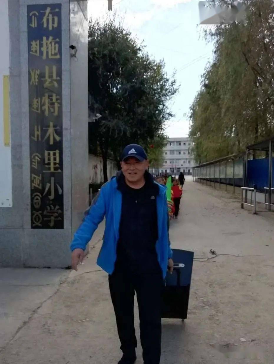 原彰明中学教导主任,现布拖中学副校长 桂阳