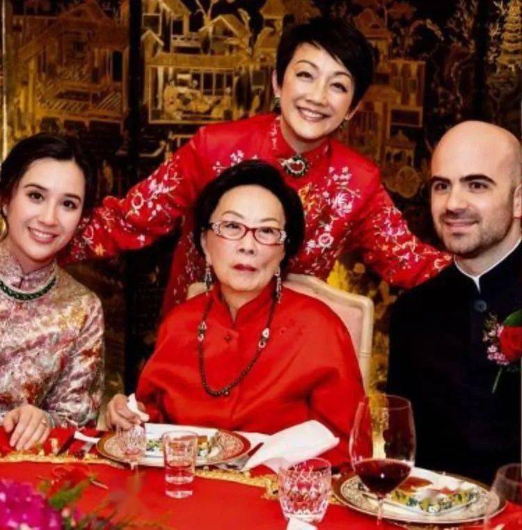 帝王|香港第一阔太：非帝王绿翡翠不戴，丧夫反赚100亿！就连四太见她都低头！