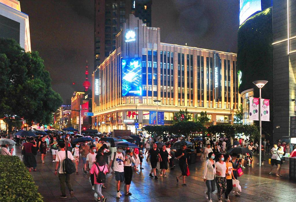 上海南京东路步行街东拓段全线亮灯将正式开街