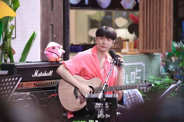 乐队|《美好的时光》开启首场路演，李荣浩、汪苏泷、欧阳娜娜、陈立农唱暖山城