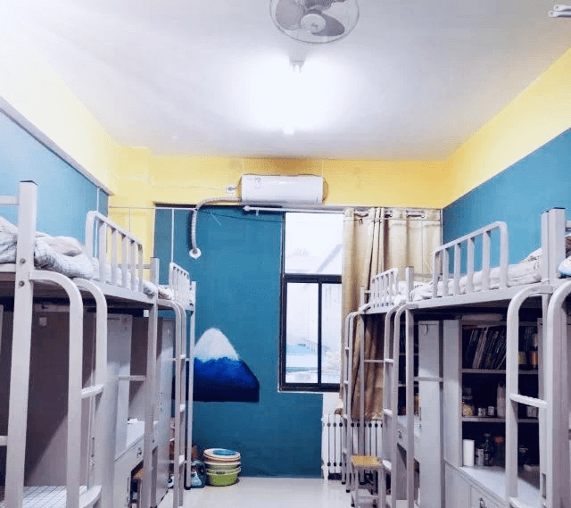 新乡医学院有新乡校区和卫辉校区,新乡校区分为南,北和西校区.