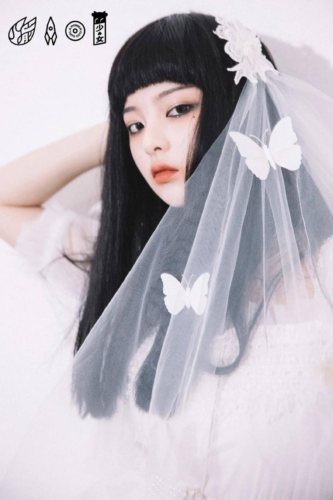 亮片|对准新娘们说：结婚时间可以重合，但妆容不可以！