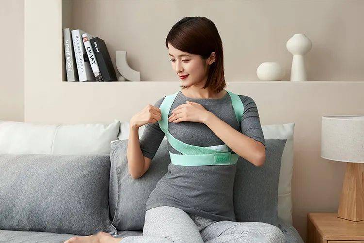 矫姿|被扒出来了！张雨绮“浪姐”全程穿它塑形！1s挺拔，让你气质好到爆