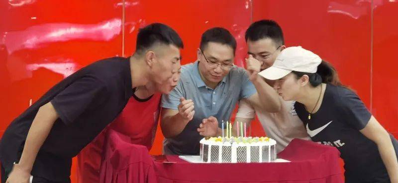 市三中教师代表参加第36个教师节庆祝活动_王廷明