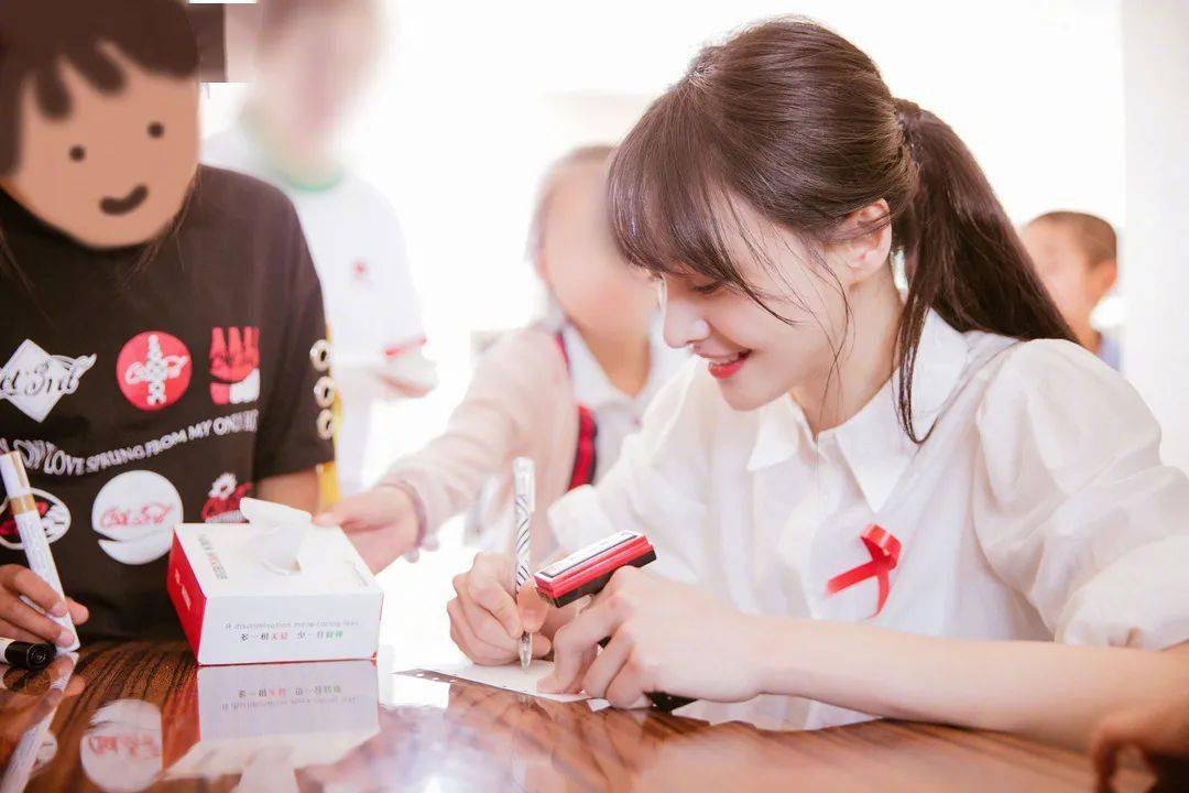 造型|百变头发造型,带你走进不同场所