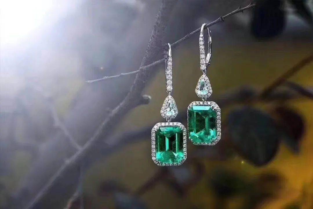 区别|女人戴珠宝和戴黄金首饰有什么区别？