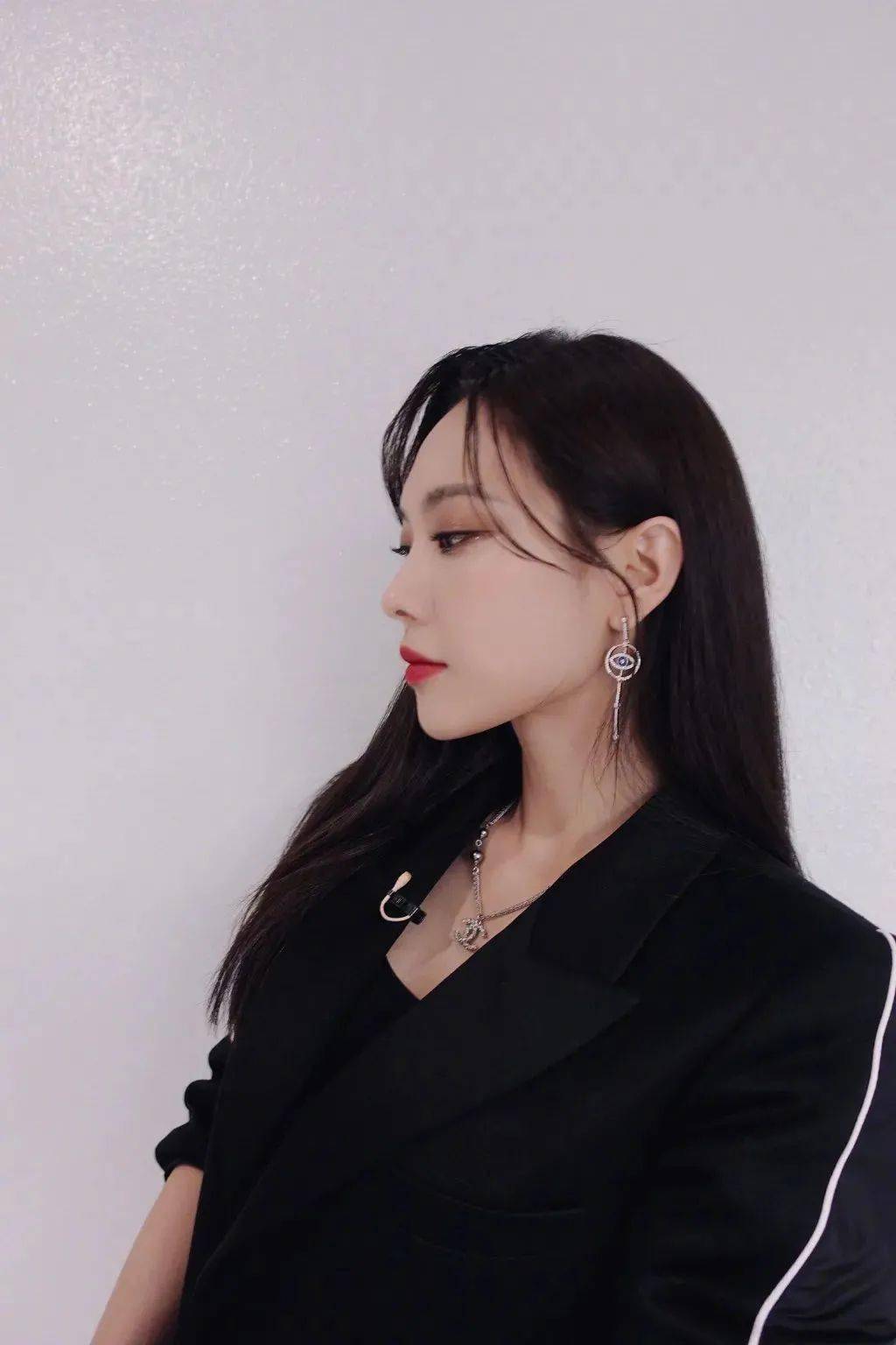 版酷|王霏霏何穗版酷女孩拍照指南,点击获取纯干货!