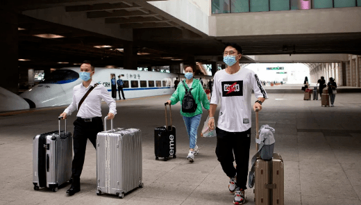 6个月|6个月后,这一幕太催泪了!援汉安徽医生为儿子拍了张照片