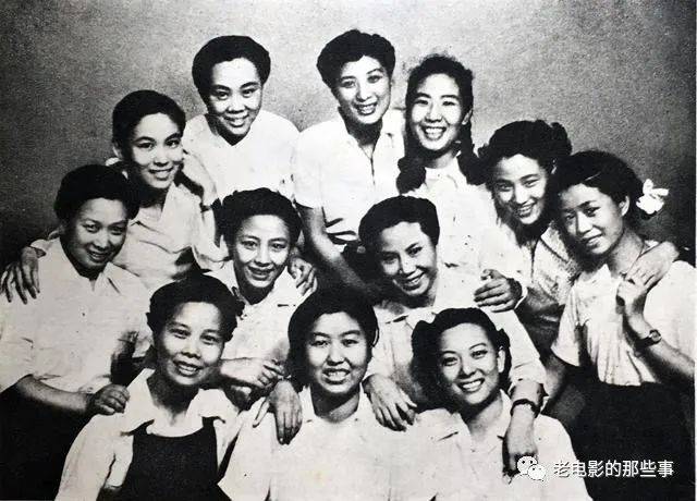 摄影|老照片,罕见又珍贵,其中有素颜的周洁和41岁的上官云珠